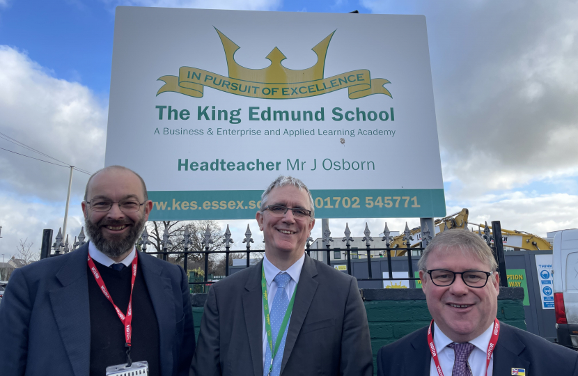 Photo of Mark Francois MP, Sir James Duddridge KCMG MP and Mr Osborn outside The King Edmund School