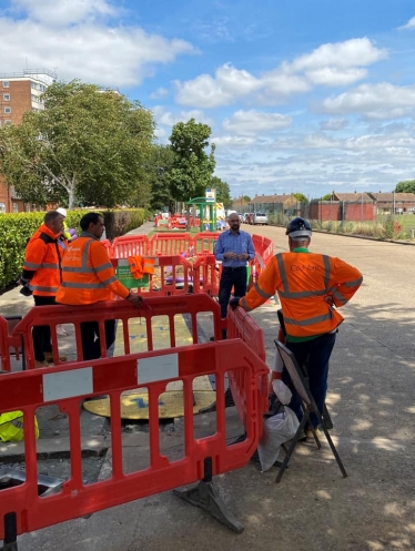 James Duddridge MP visits at CityFibre dig site in Southend