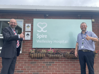 Sir James Duddridge KCMG MP and Richard Coggings, Hospital Director, outside Spire Wellesley Hospital.