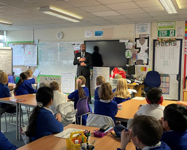 Sir James Duddridge MP addressing Year 5 pupils